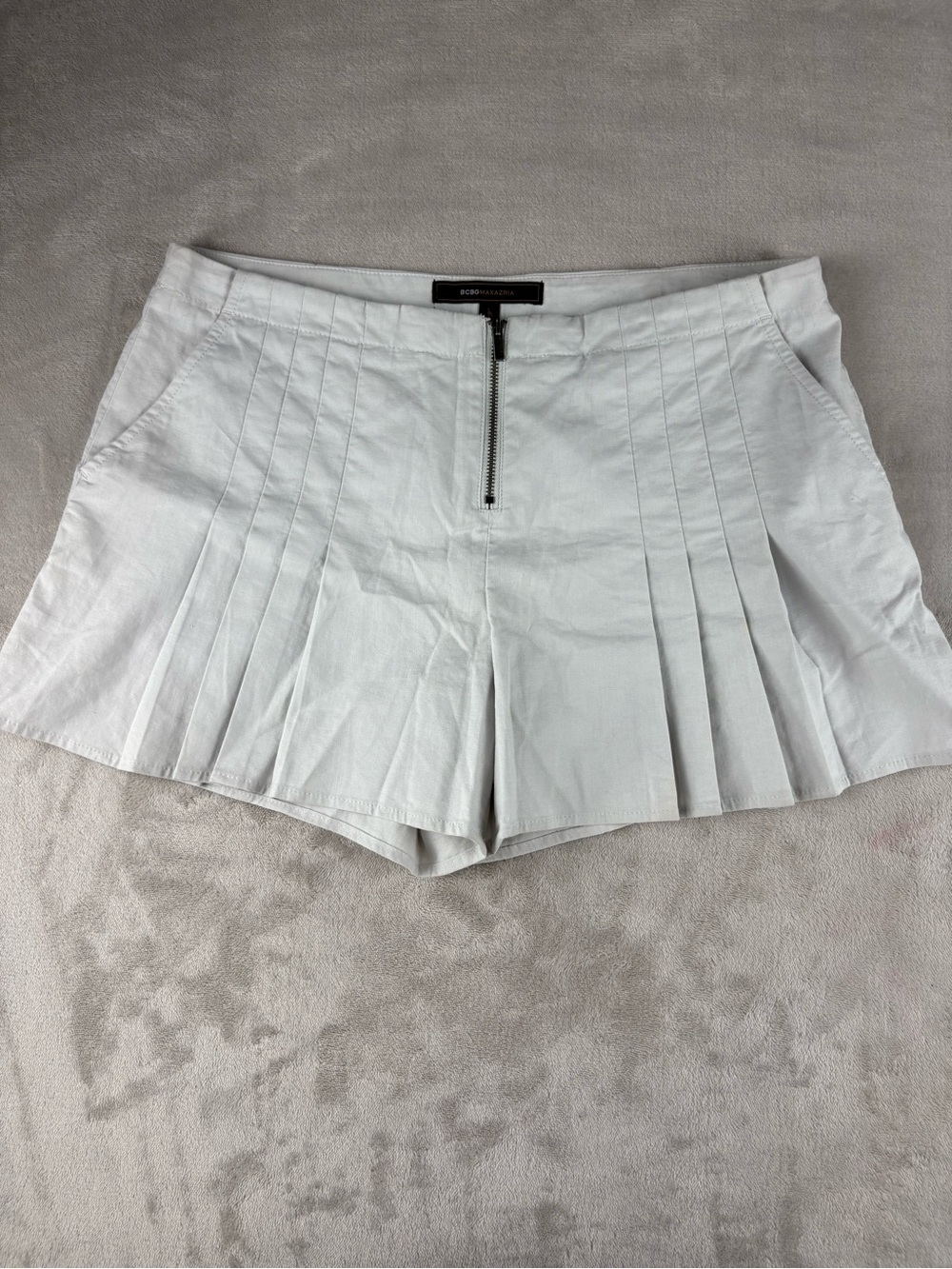 BCBGMAXAZRIA White Linen Blend Skort Women’s Size 6 Pleated Mini Skirt Shorts - Picture 2 of 9